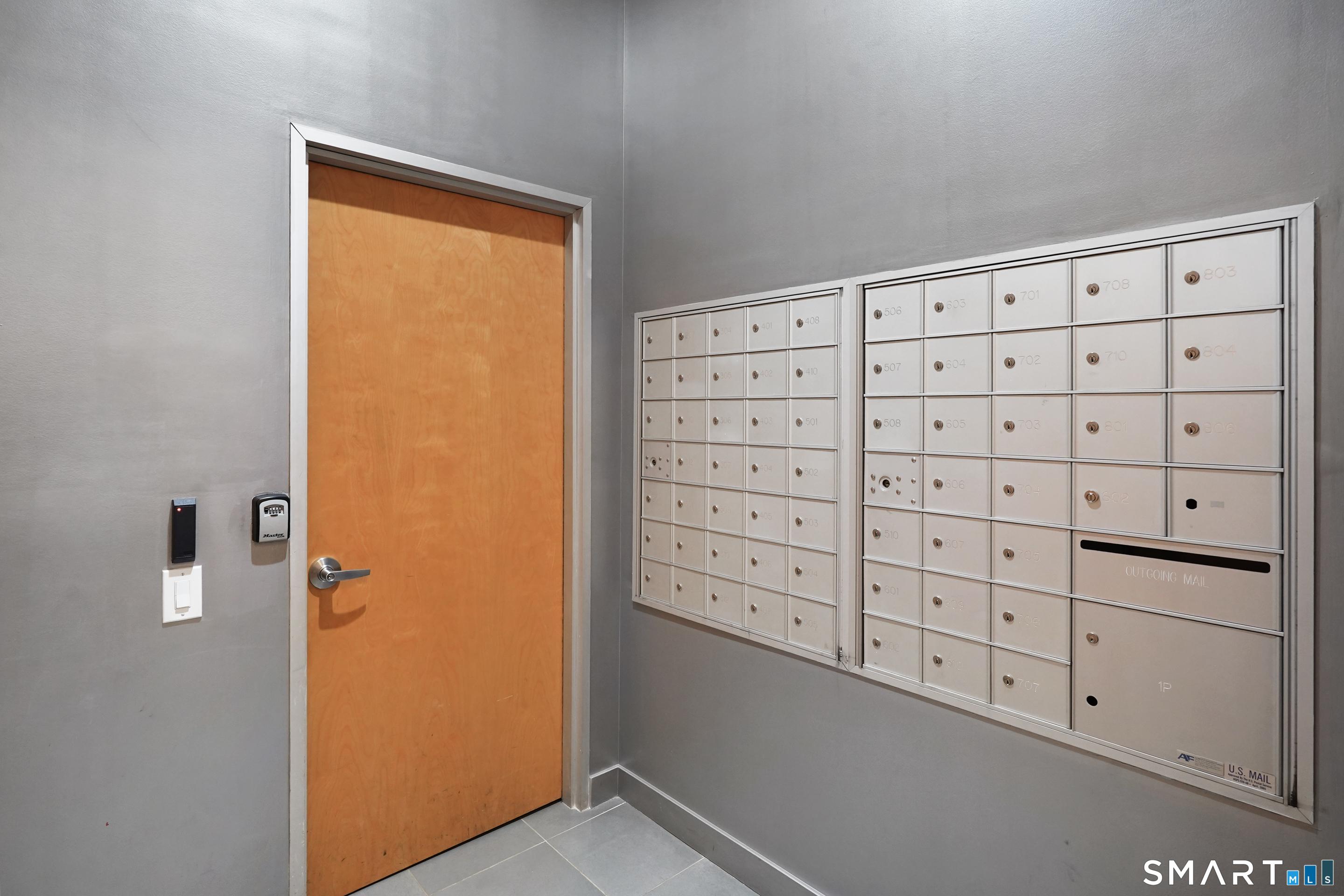 33 North Water Street 607