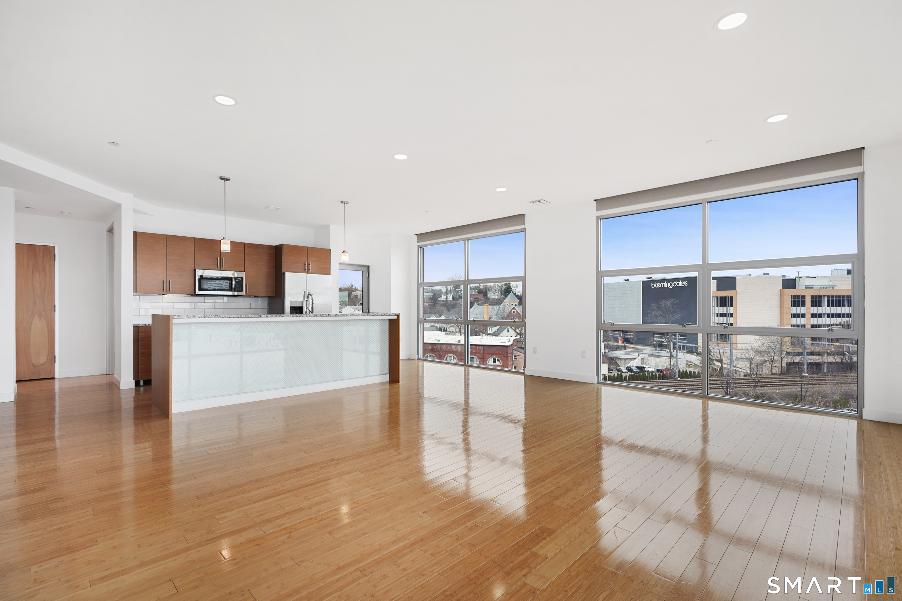 33 North Water Street 607