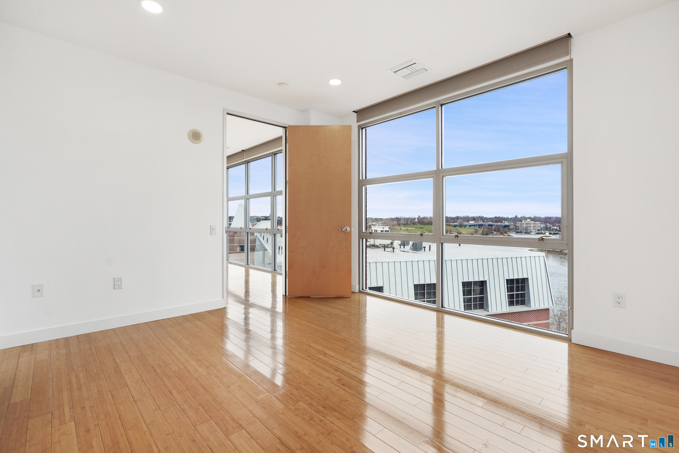 33 North Water Street 607