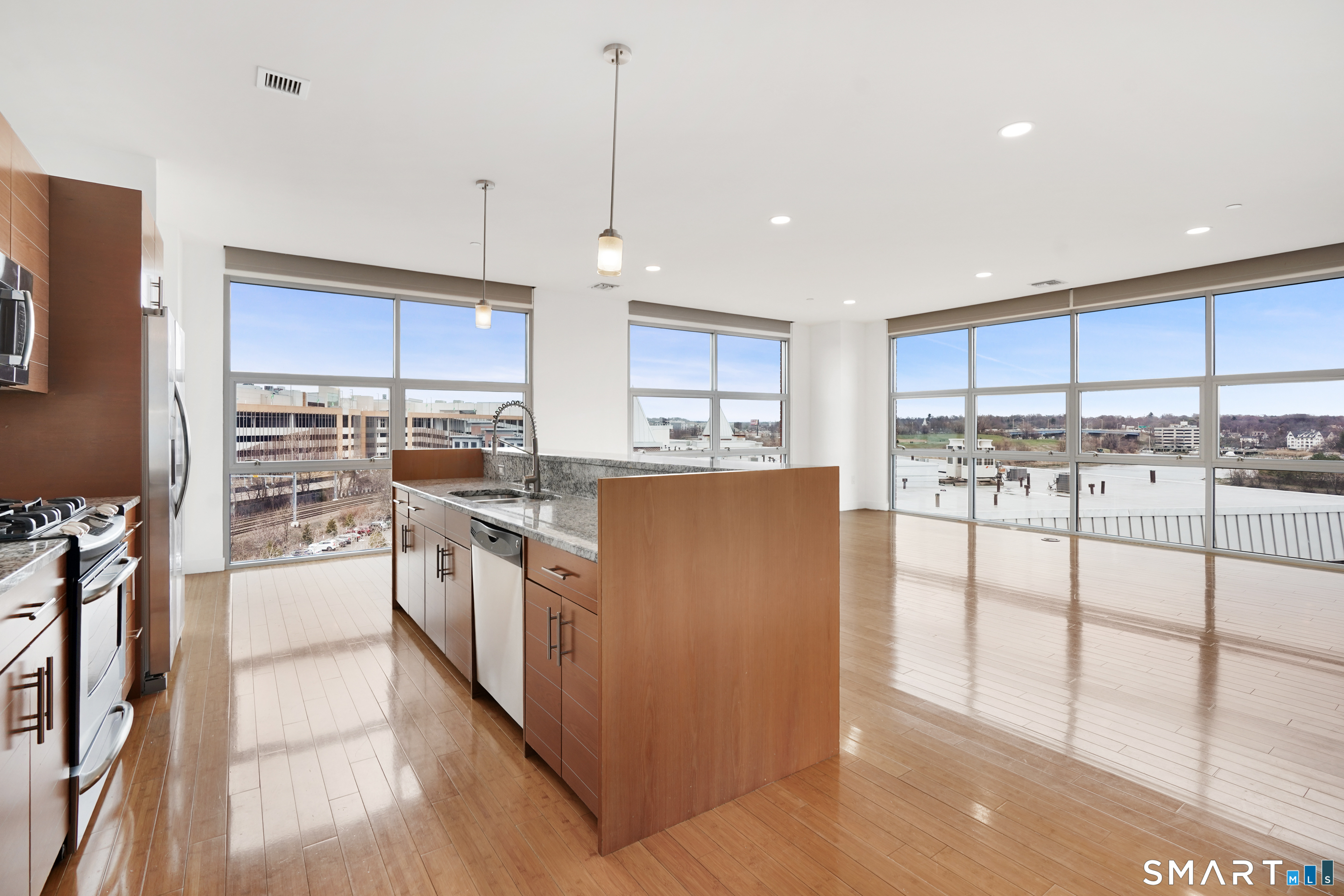 33 North Water Street 607
