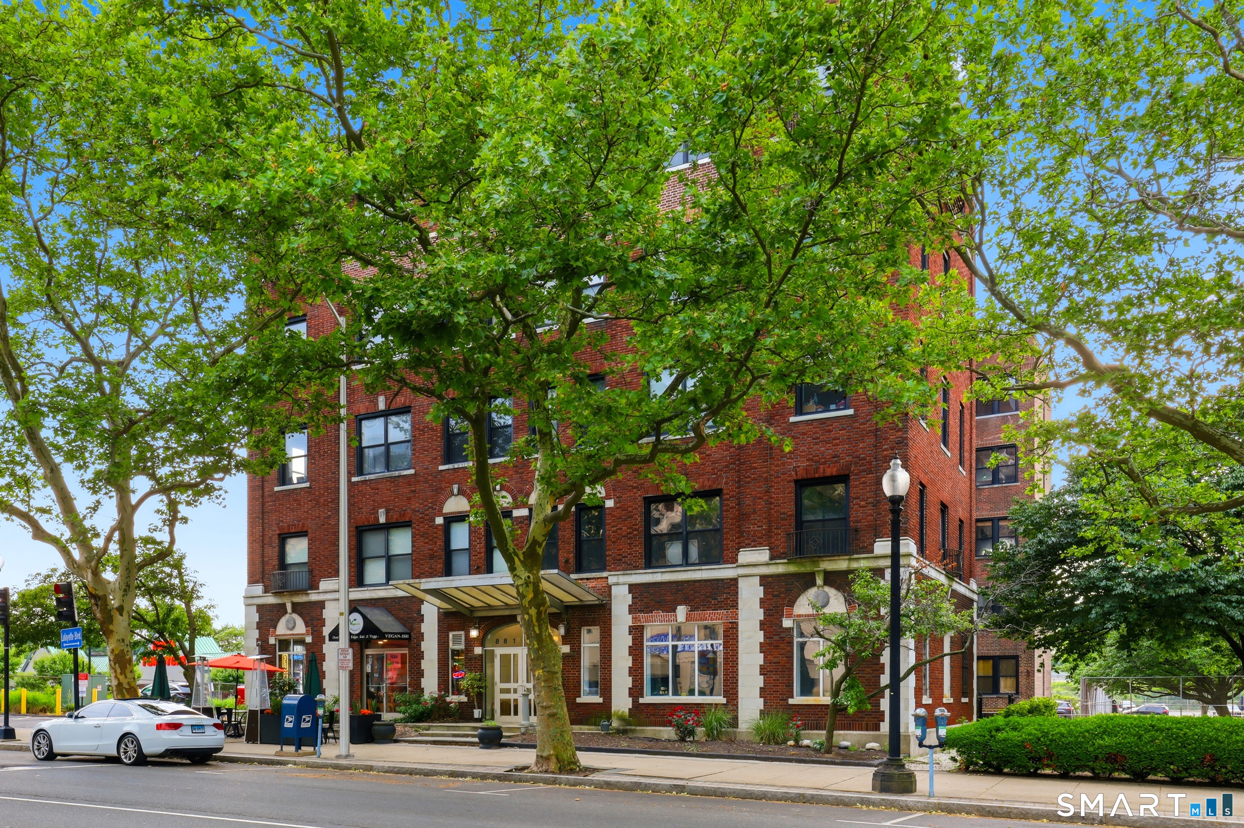 881 Lafayette Boulevard 5H