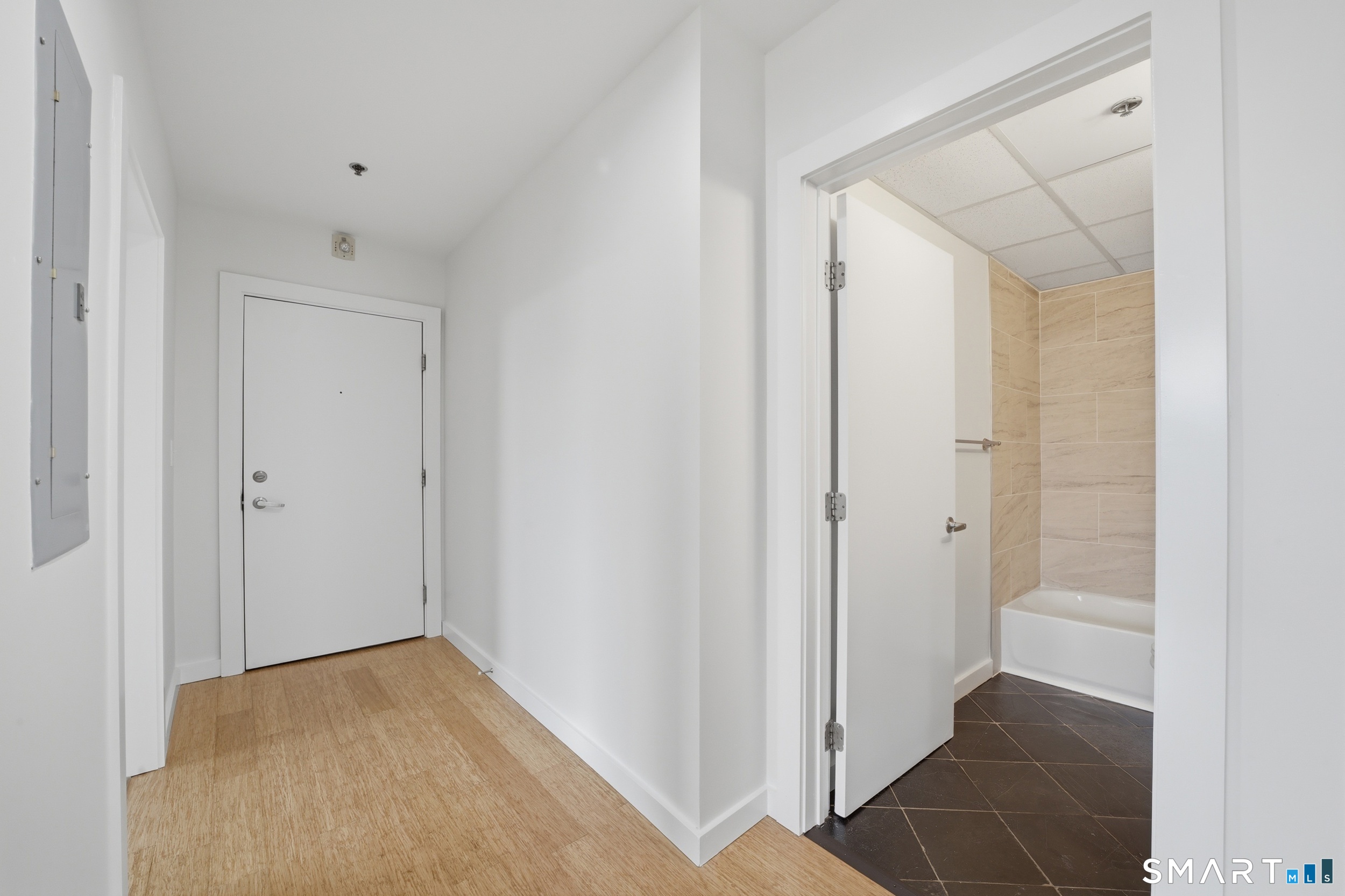 881 Lafayette Boulevard 5H