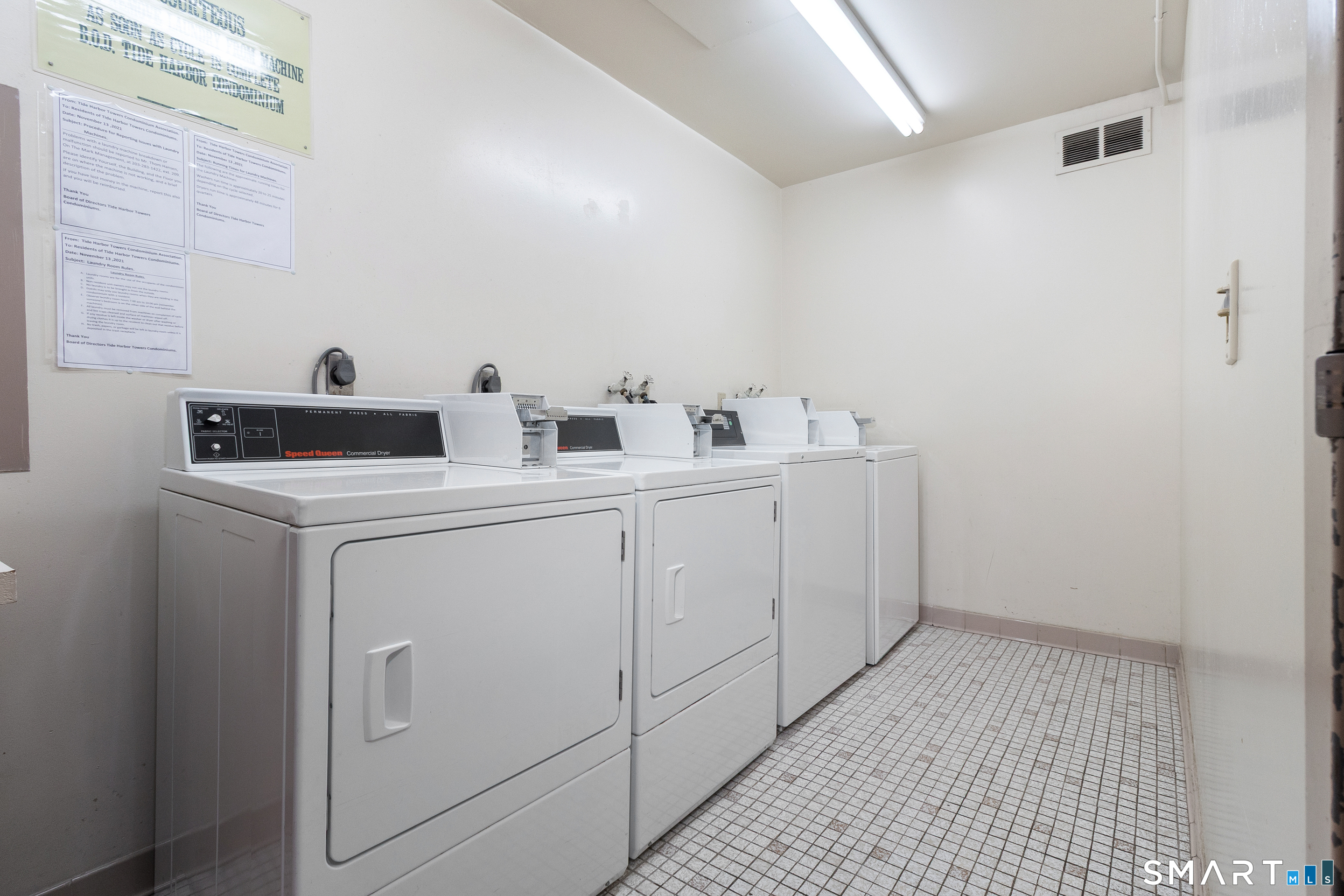1460 Elm Street Unit: 220