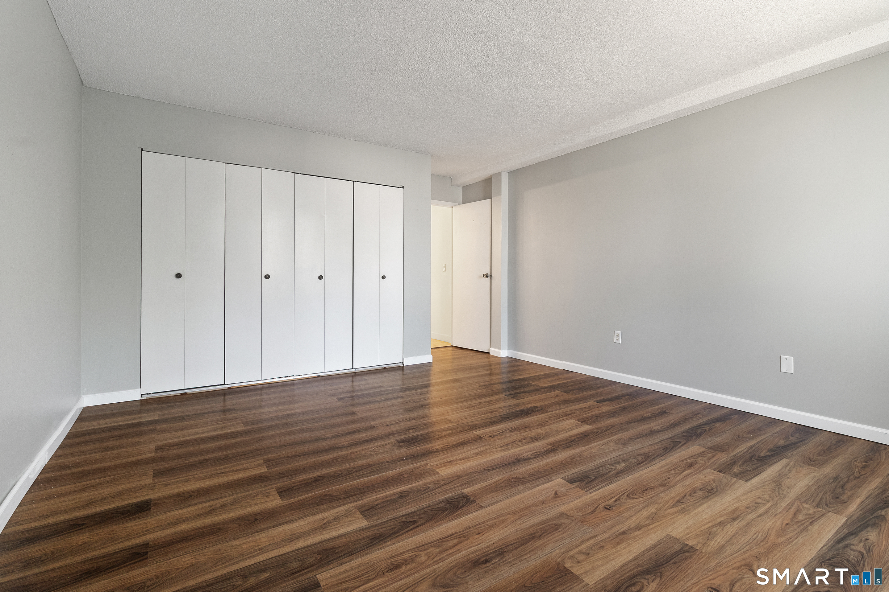 1460 Elm Street Unit: 220