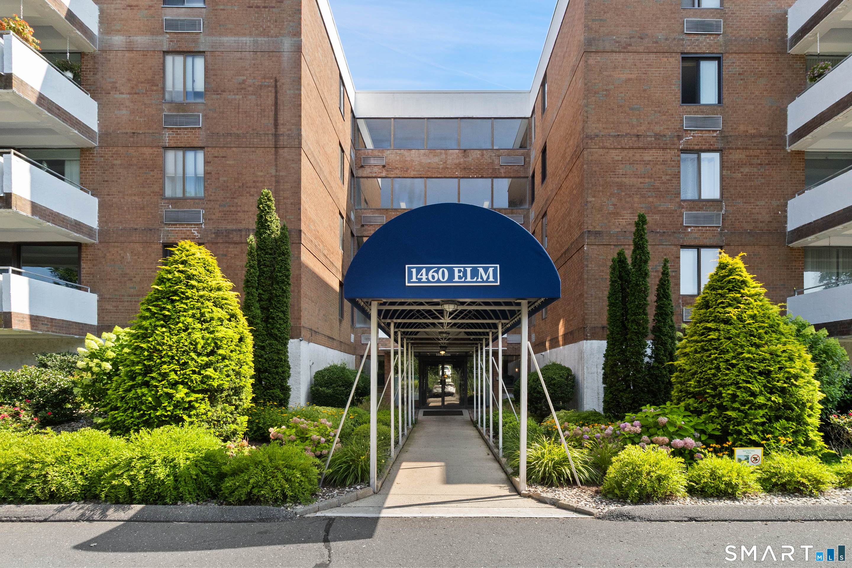 1460 Elm Street Unit: 220