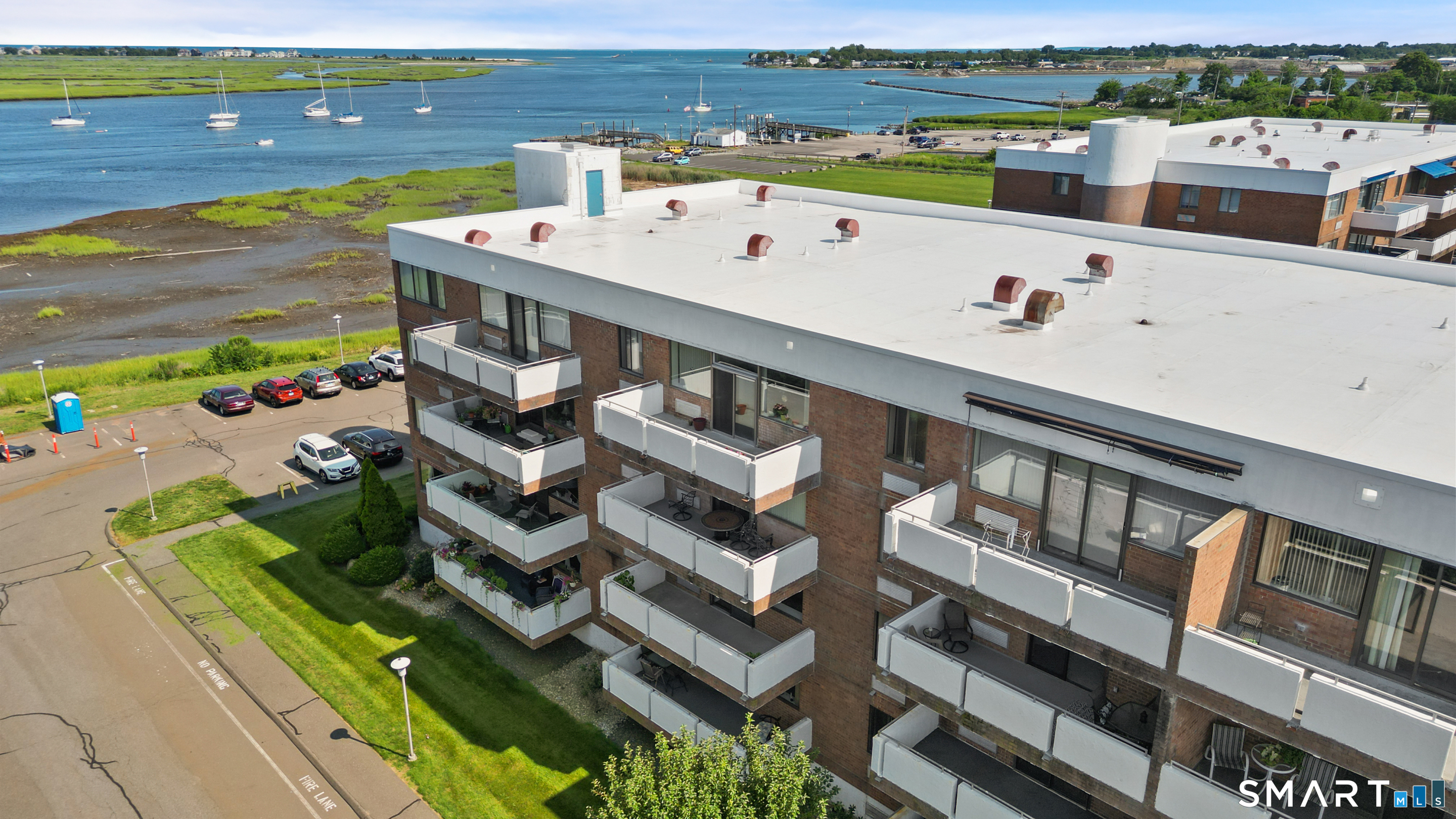 1460 Elm Street Unit: 220