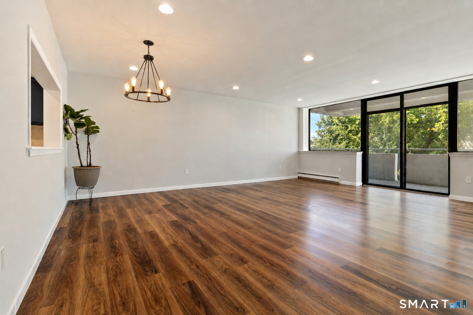 1460 Elm Street Unit: 220