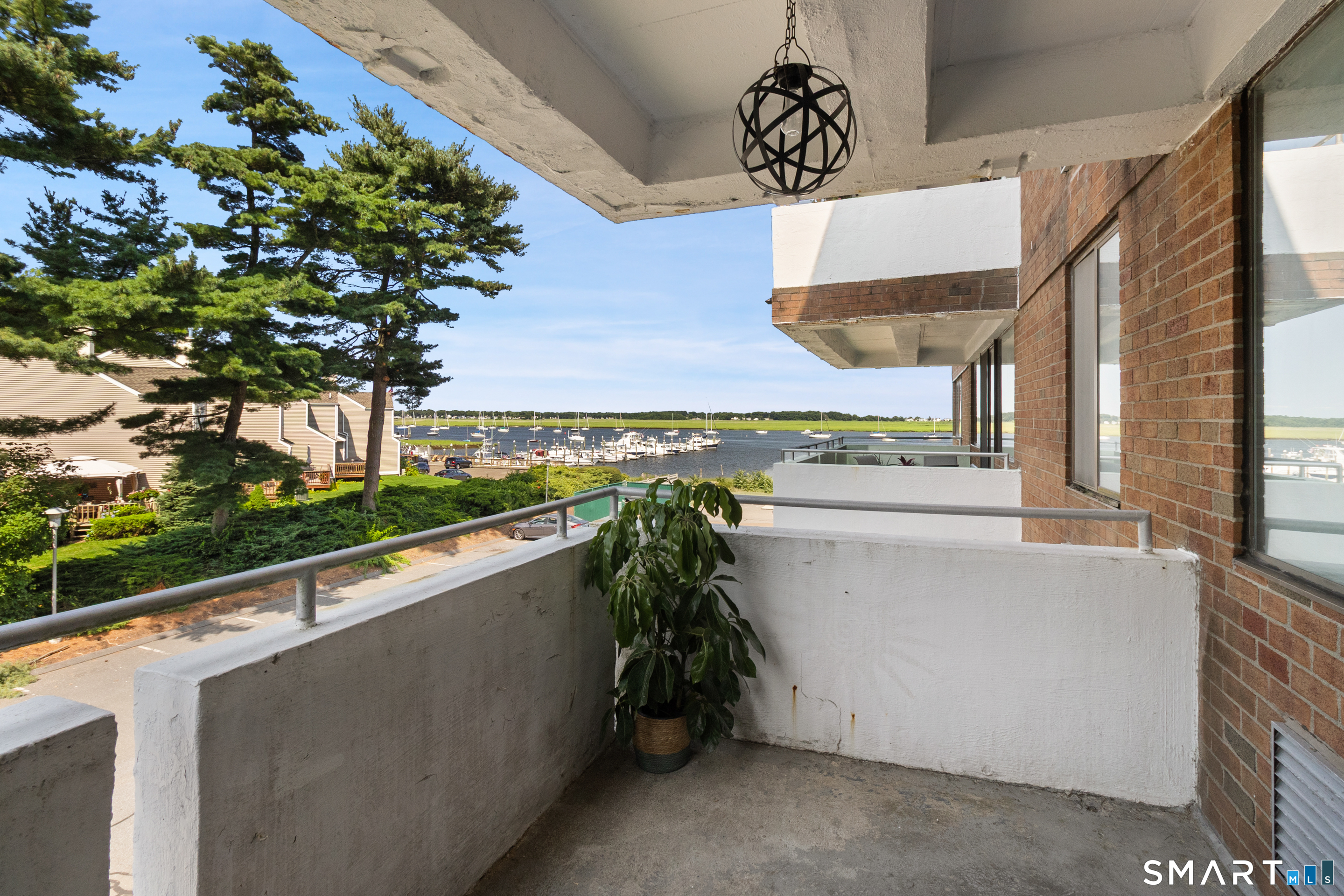 1460 Elm Street Unit: 220