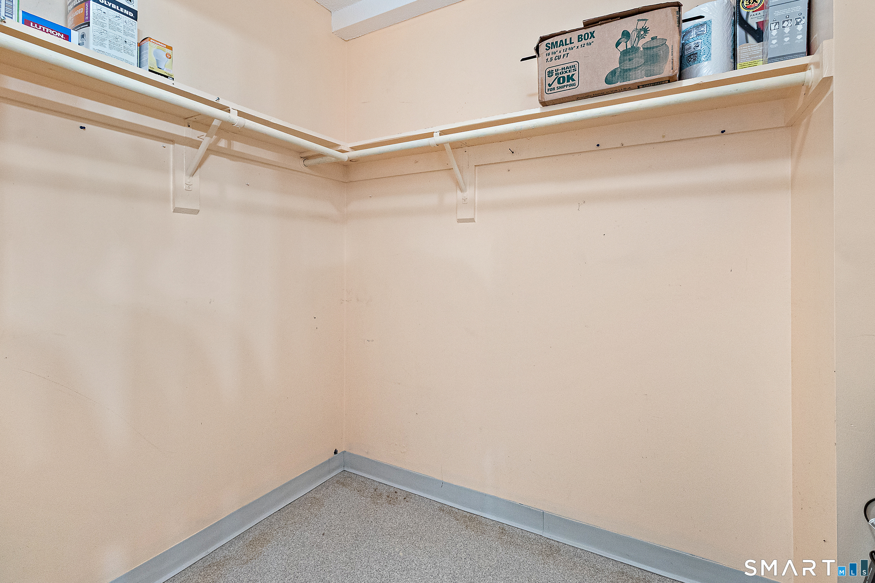 1460 Elm Street Unit: 220