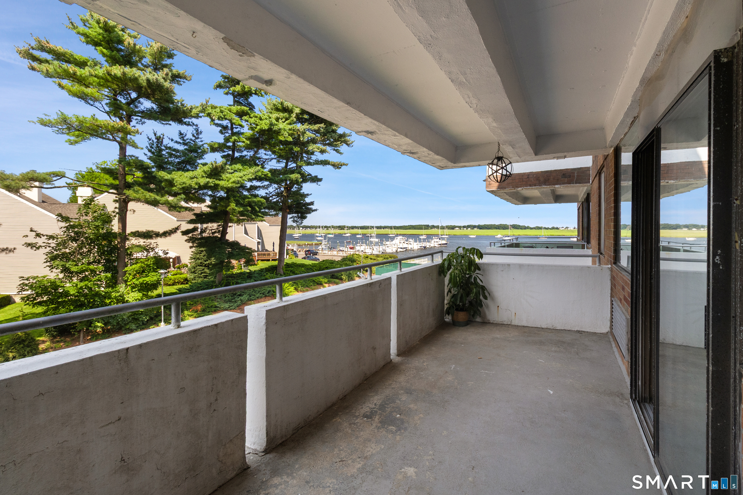 1460 Elm Street Unit: 220