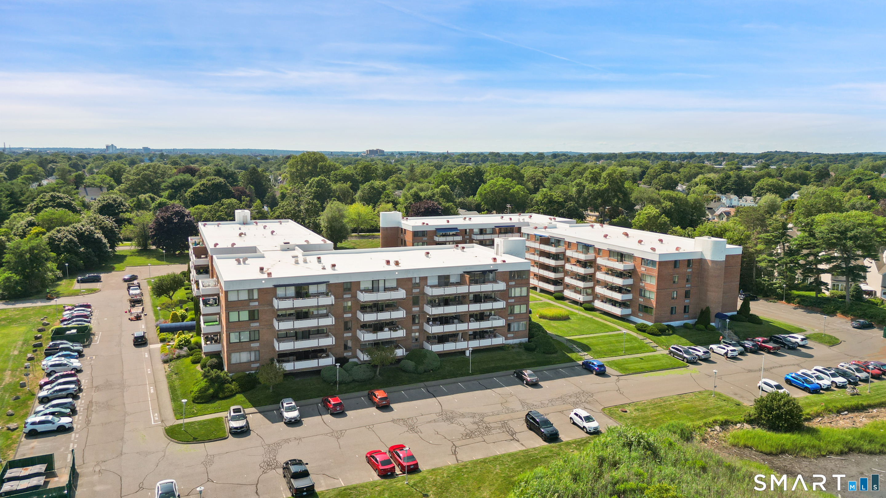 1460 Elm Street Unit: 220