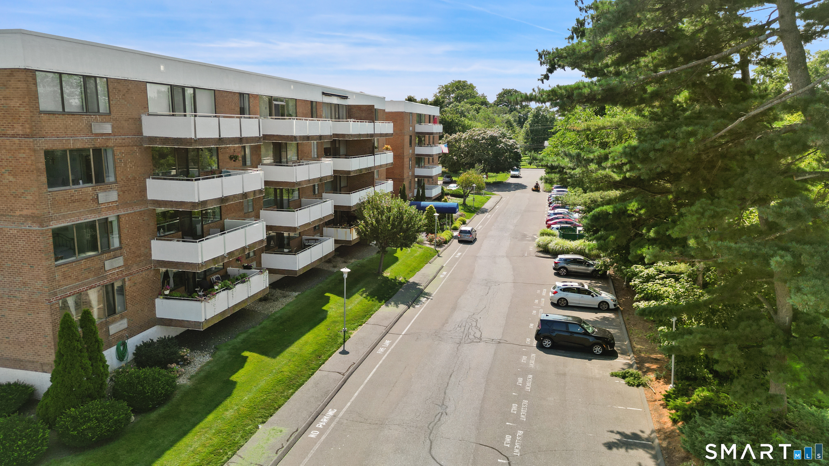 1460 Elm Street Unit: 220