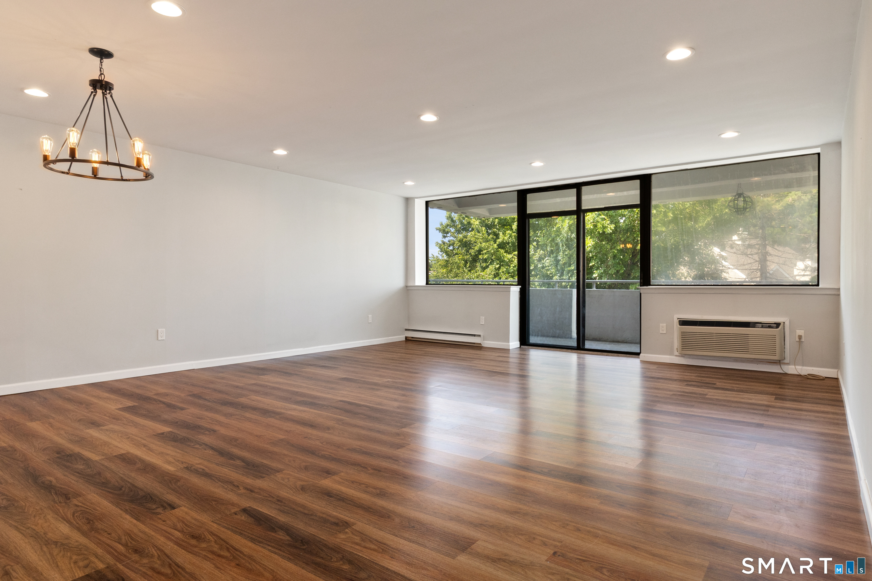 1460 Elm Street Unit: 220