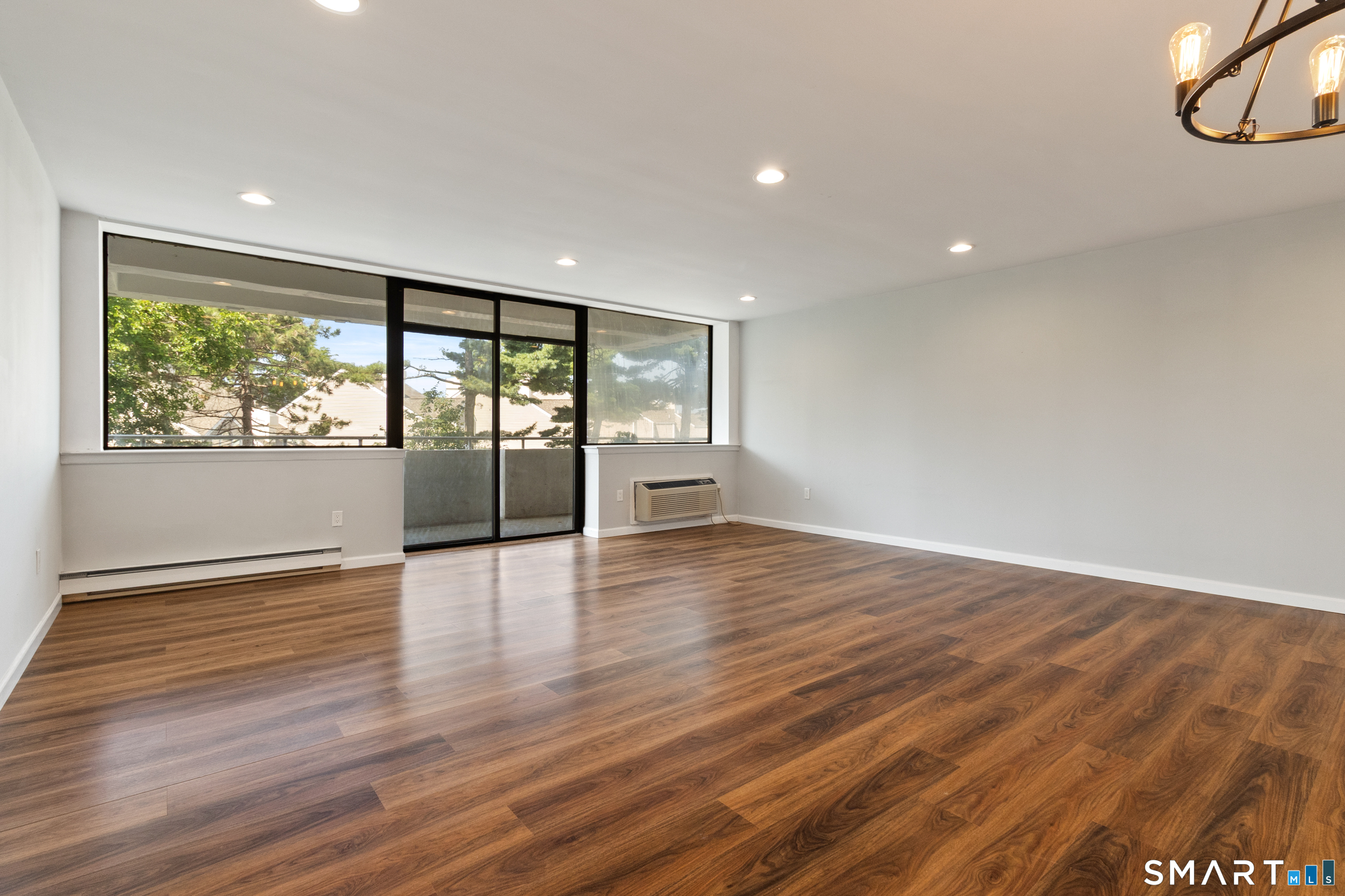 1460 Elm Street Unit: 220