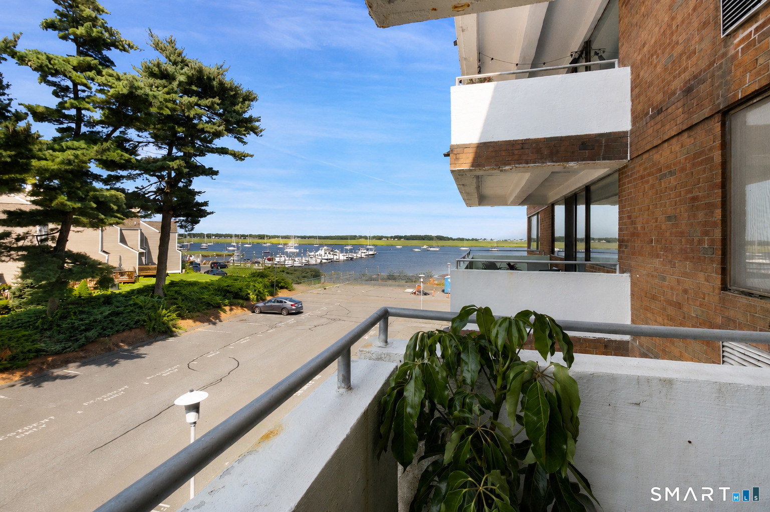 1460 Elm Street Unit: 220
