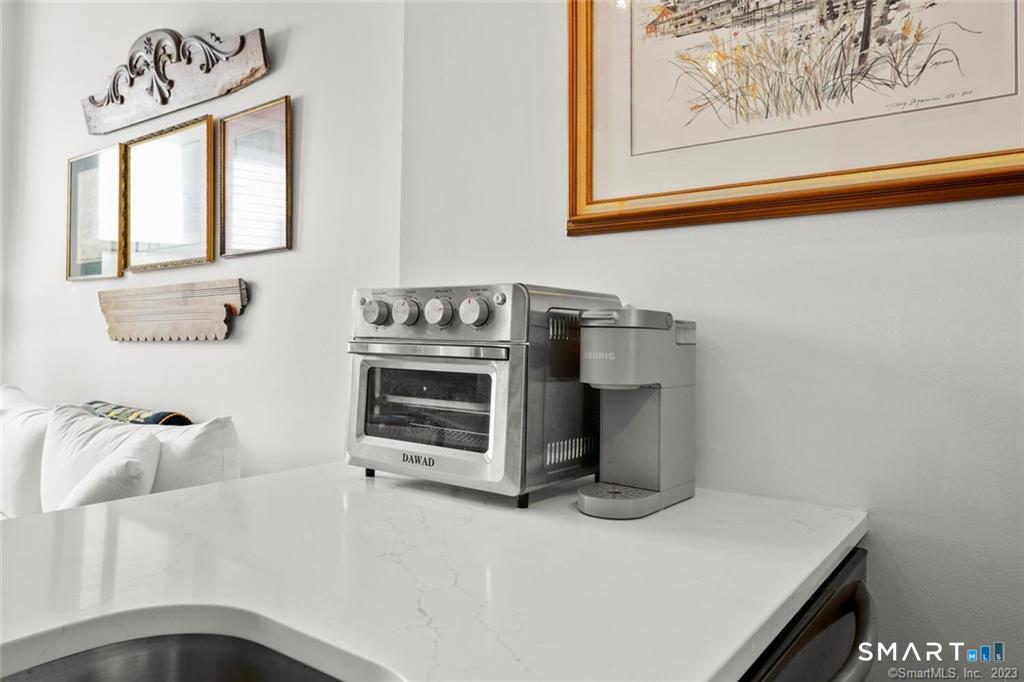 881 Lafayette Boulevard Unit: 1D