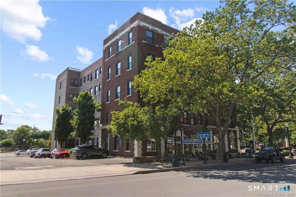 881 Lafayette Boulevard Unit: 1D