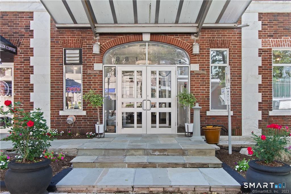 881 Lafayette Boulevard Unit: 1D