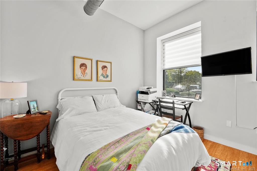 881 Lafayette Boulevard Unit: 1D