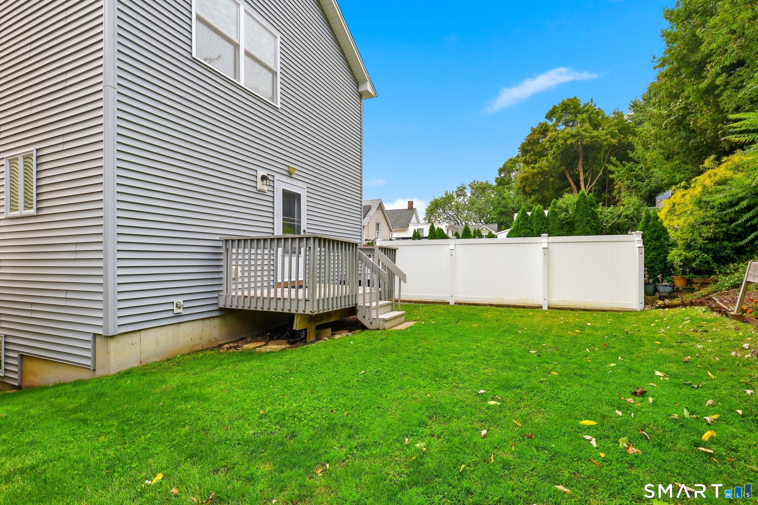 64 Hawthorne Street