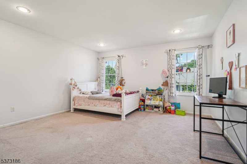 22 Pebble Beach Dr