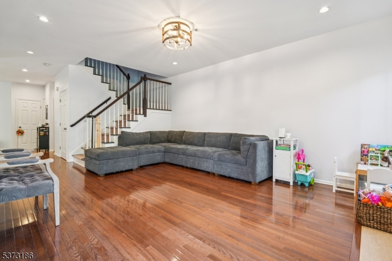 22 Pebble Beach Dr