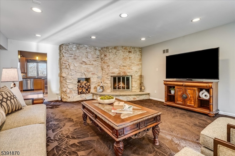 14 Putnam Rd