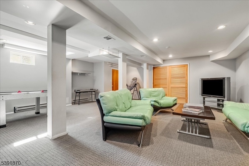 14 Putnam Rd