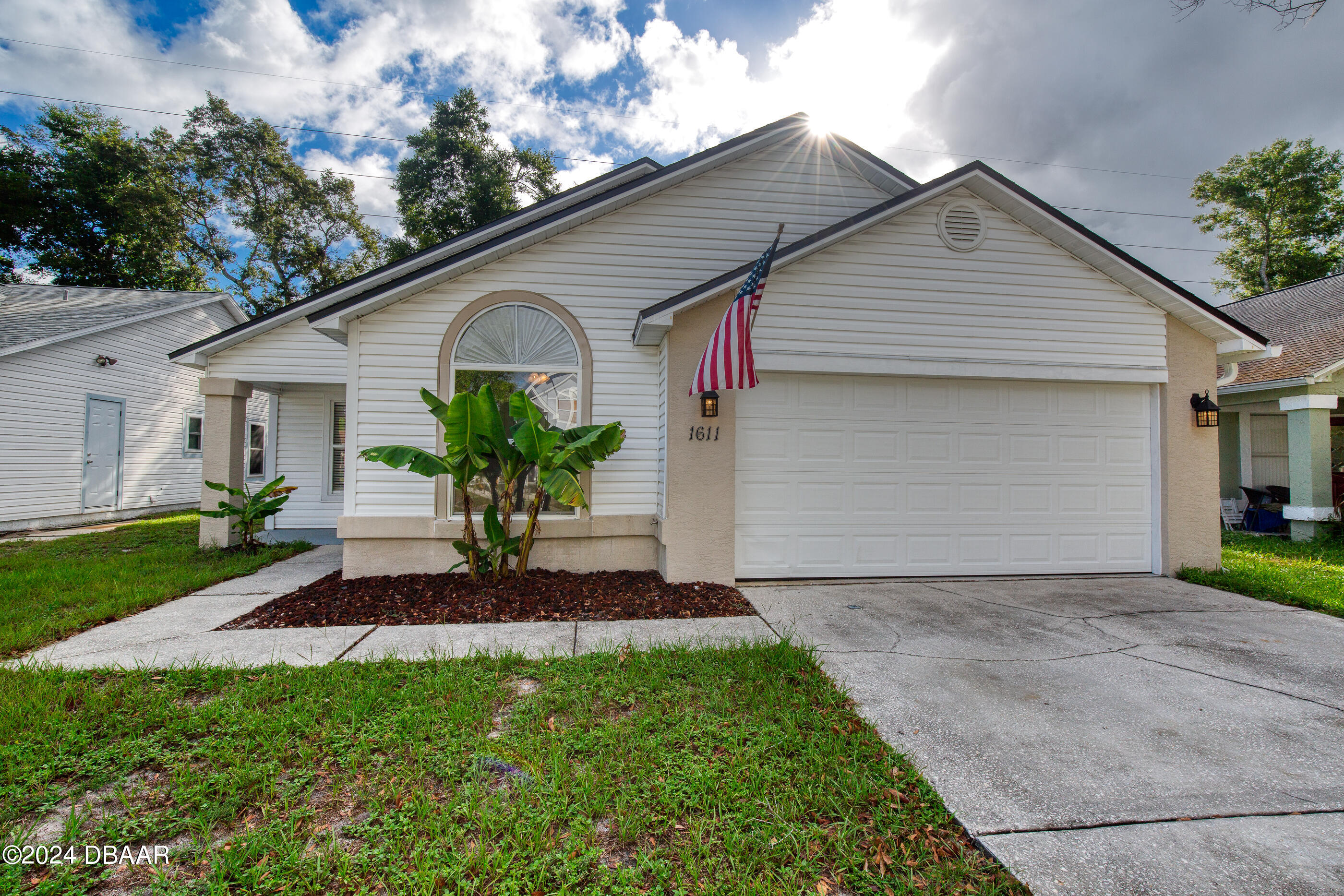 1611 Woodacres Court