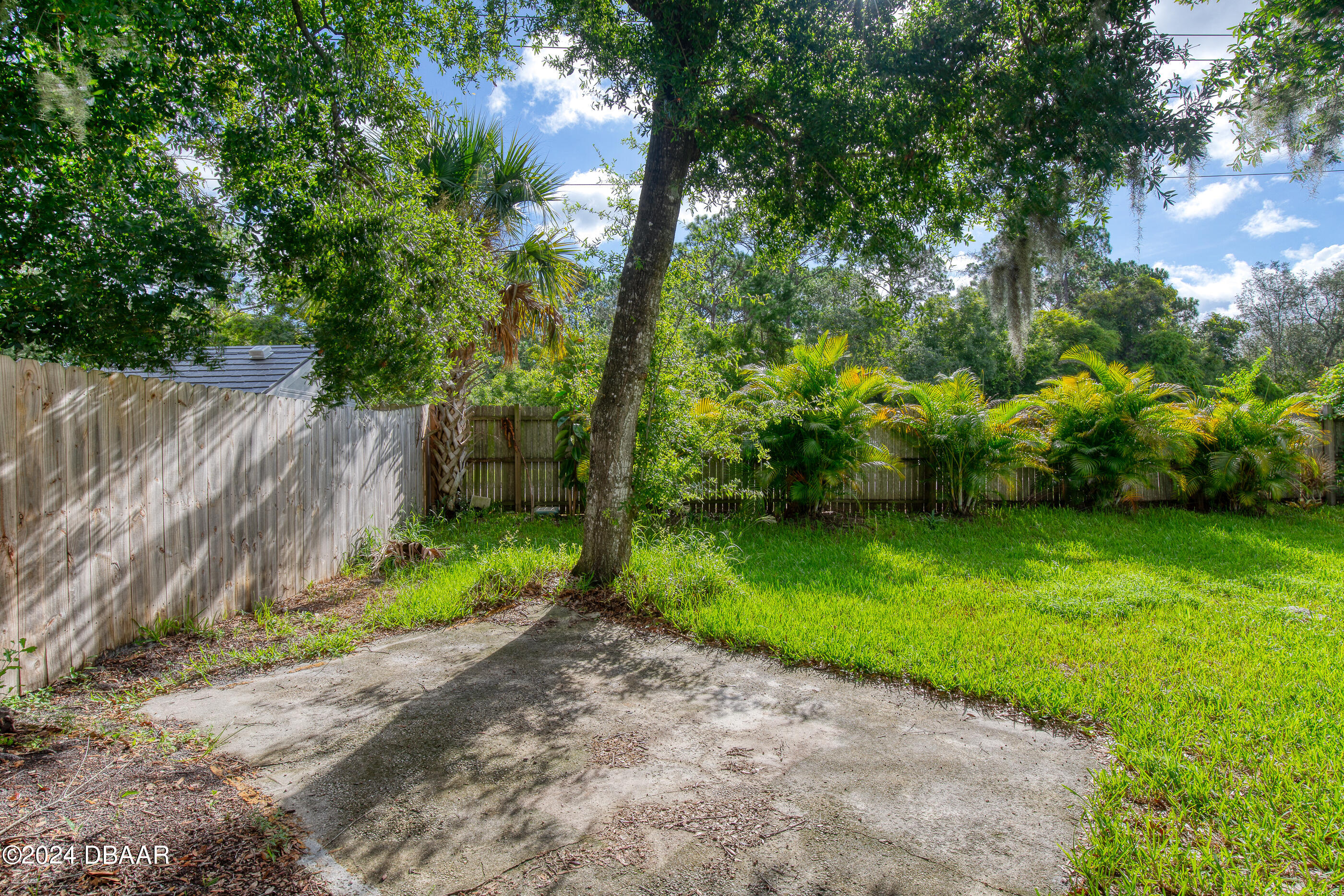 1611 Woodacres Court