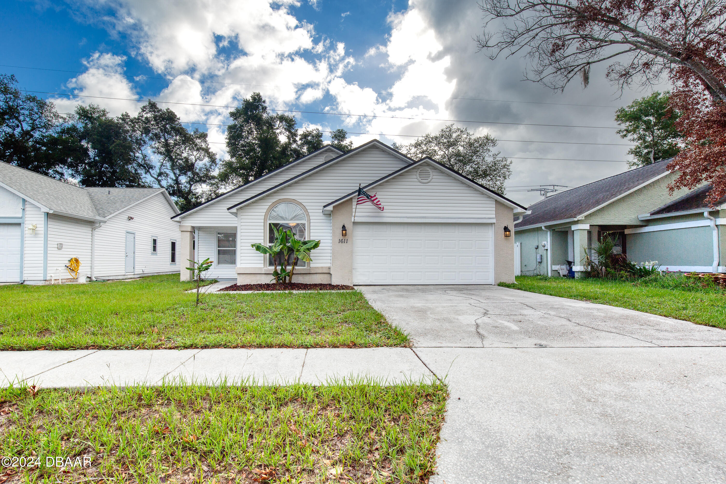 1611 Woodacres Court
