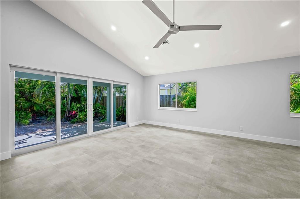 828 NE 17th Way Unit: 1