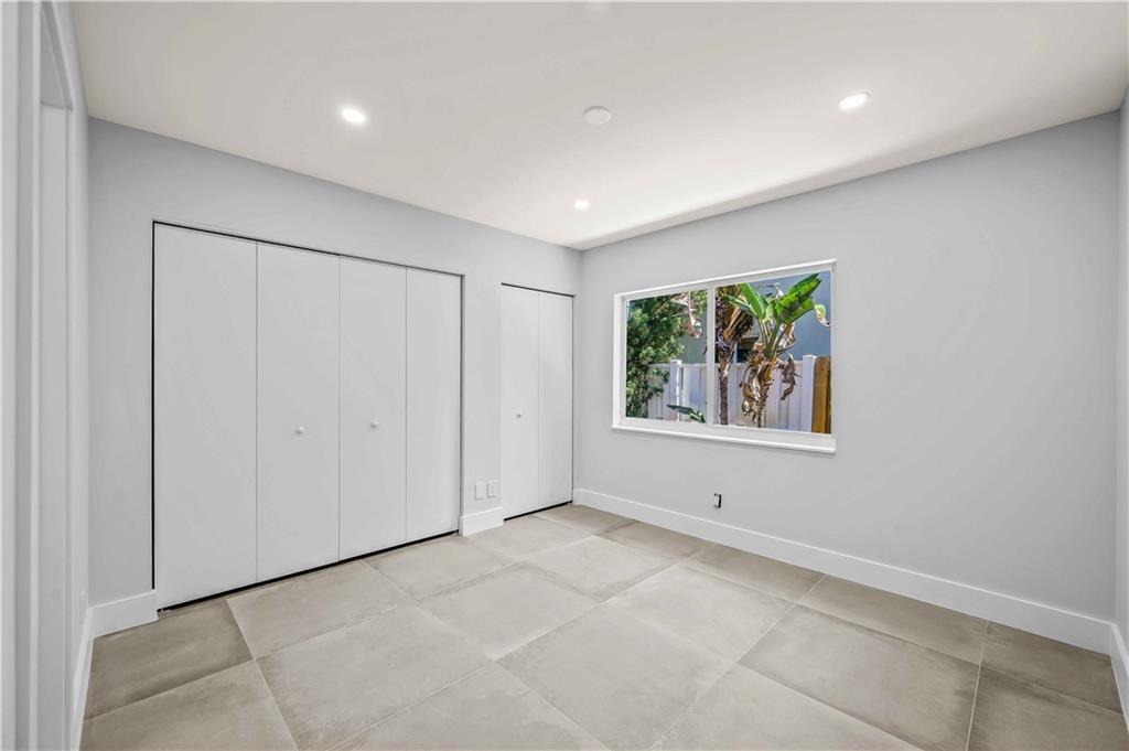 828 NE 17th Way Unit: 2