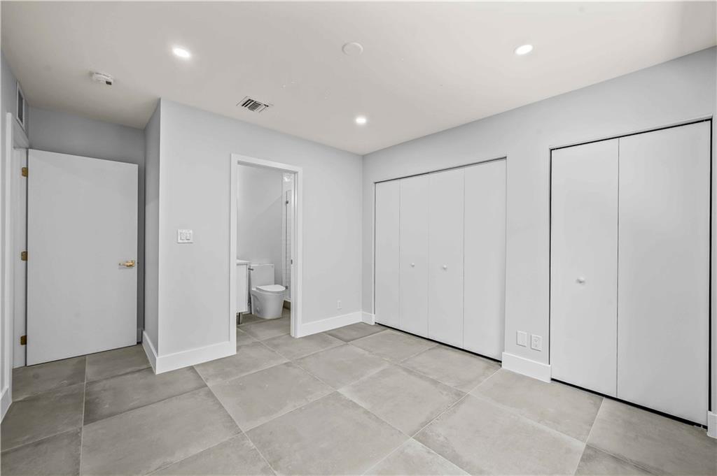 828 NE 17th Way Unit: 2