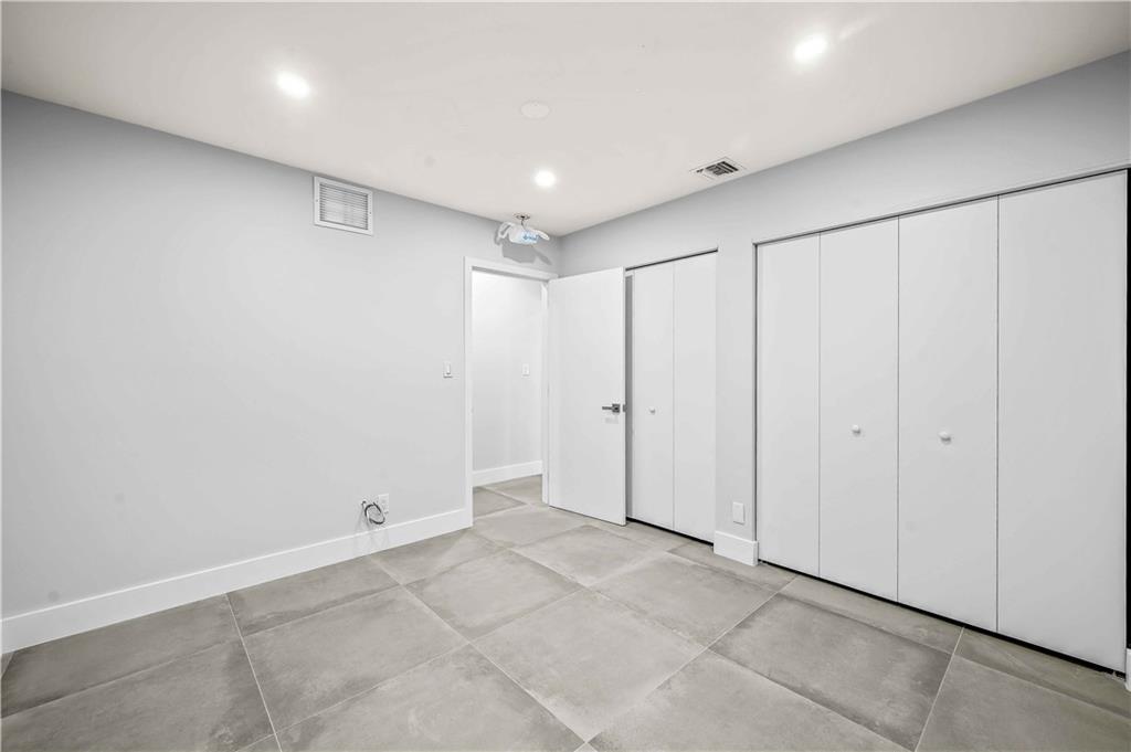 828 NE 17th Way Unit: 2