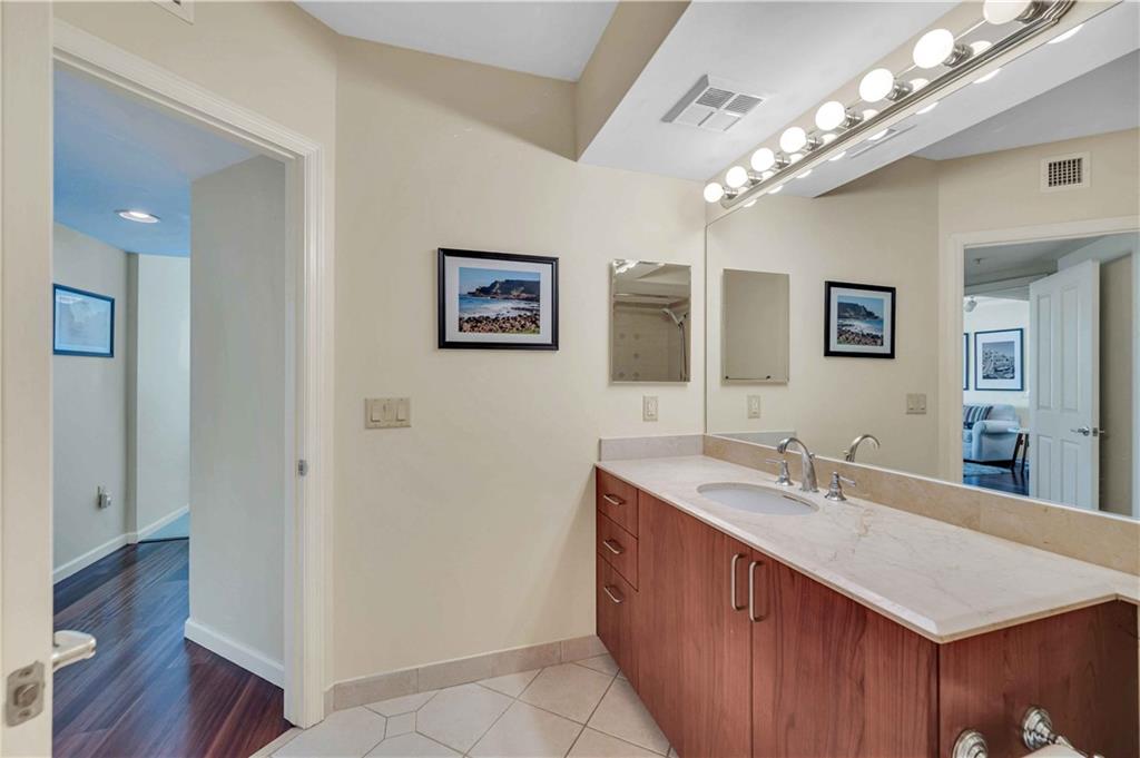 401 SW 4th Ave Unit: 1600