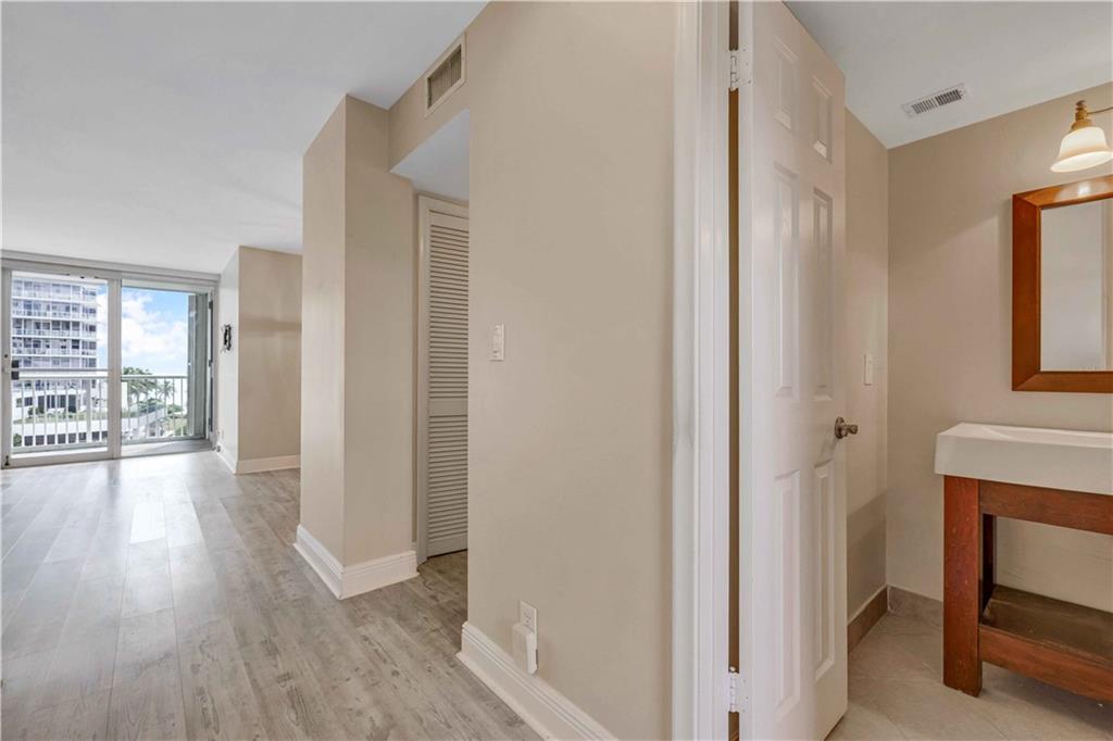 2200 NE 33rd Ave Unit: 6H