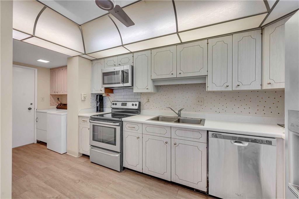 3000 Holiday Dr Unit: 705