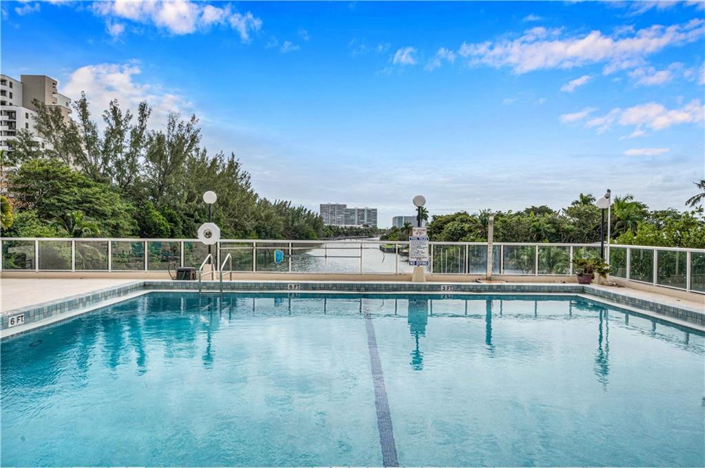 3000 Holiday Dr Unit: 705