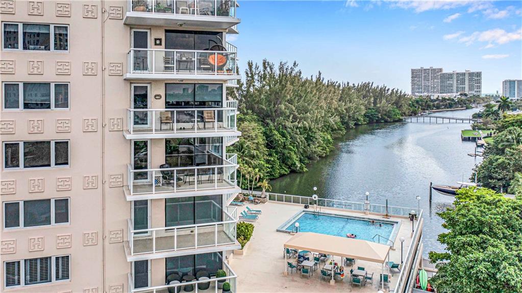 3000 Holiday Dr Unit: 705