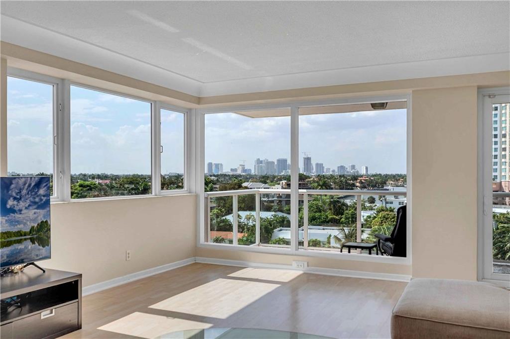 3000 Holiday Dr Unit: 705