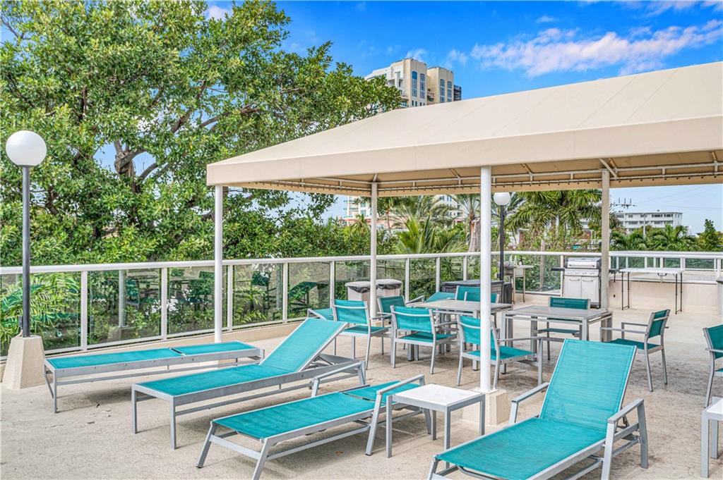 3000 Holiday Dr Unit: 705