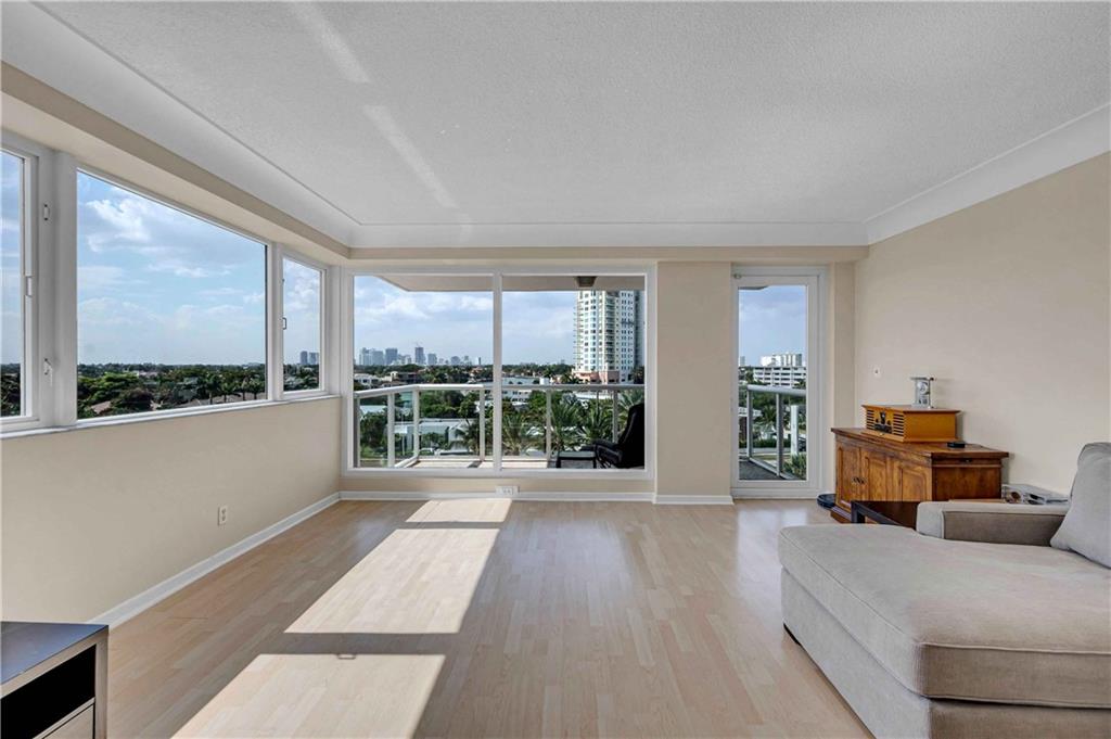 3000 Holiday Dr Unit: 705