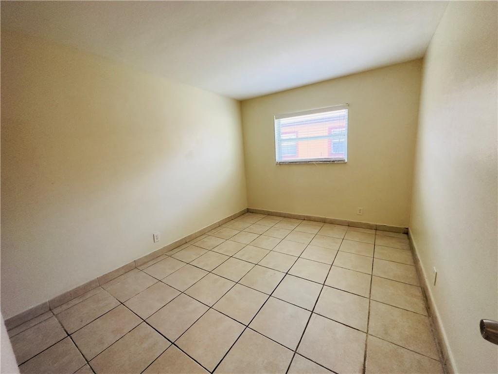 251 NE 40th St Unit: 251