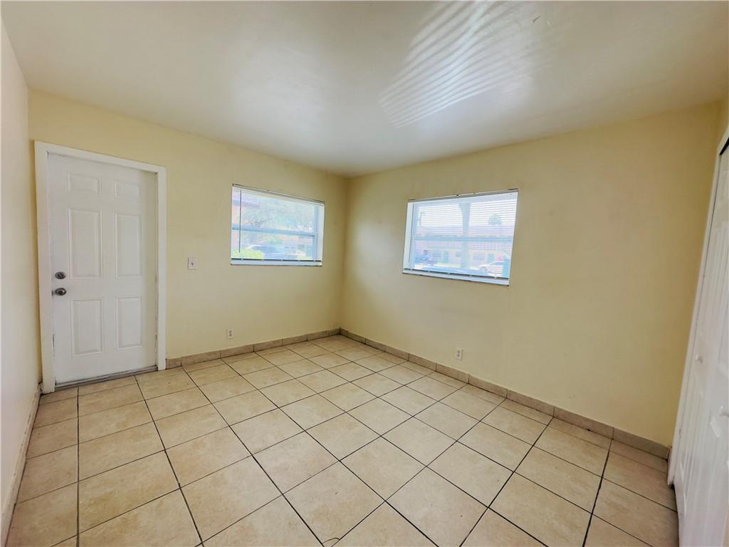 251 NE 40th St Unit: 251