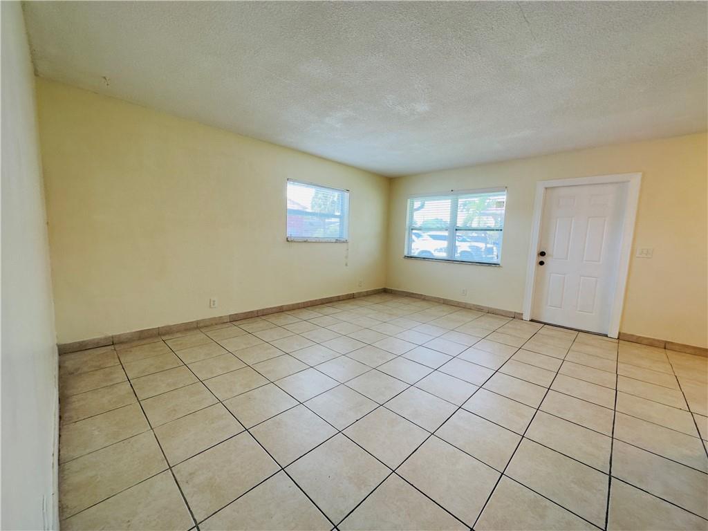 251 NE 40th St Unit: 251