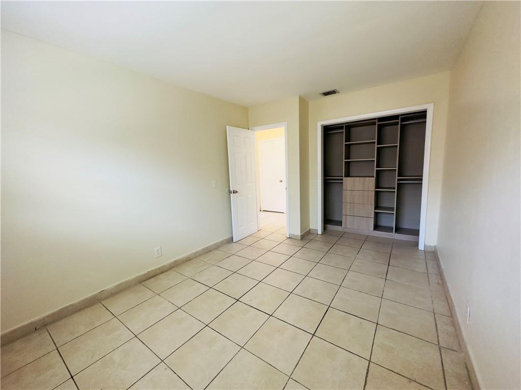 251 NE 40th St Unit: 251