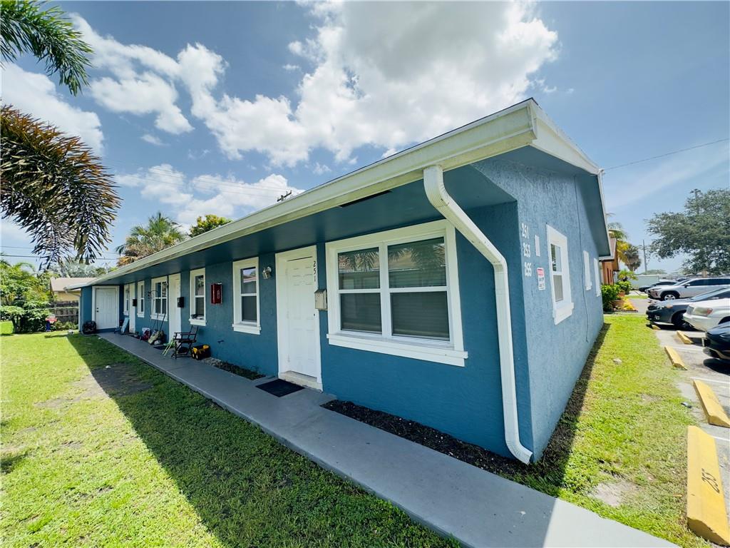 251 NE 40th St Unit: 251