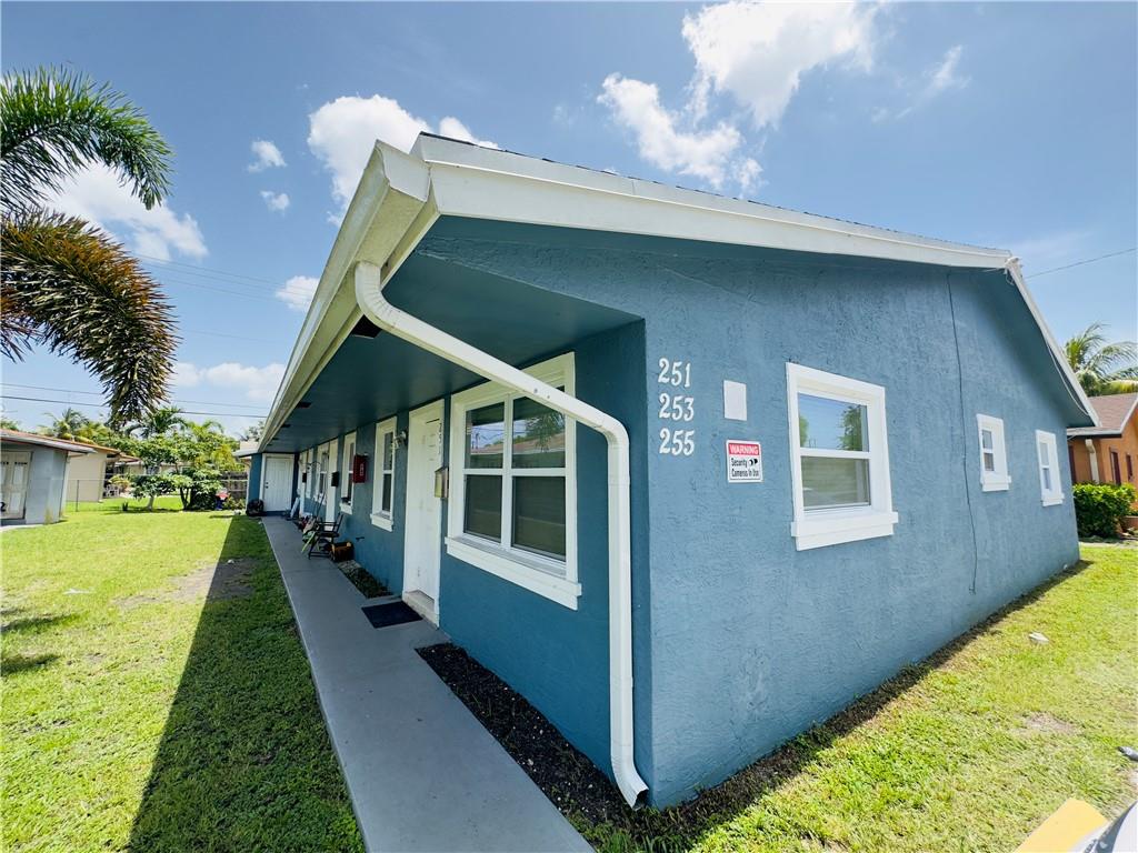 251 NE 40th St Unit: 251