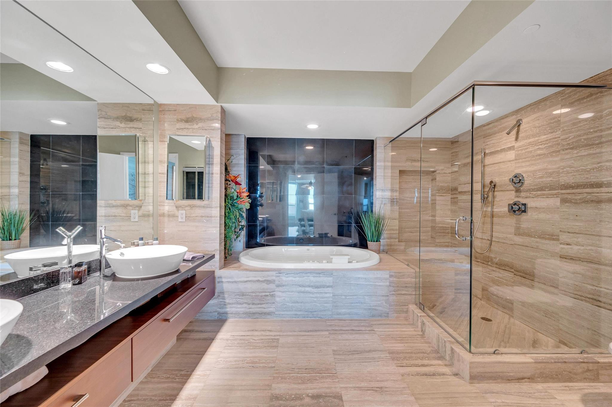 101 S Fort Lauderdale Beach Blvd Unit: 1001